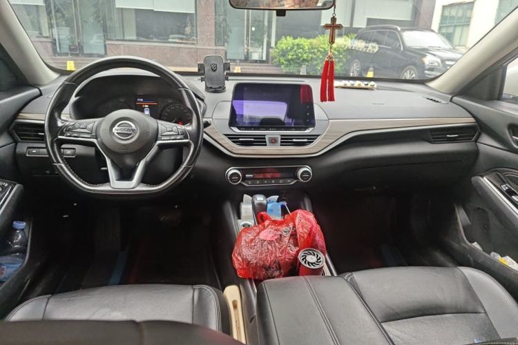 Used Nissan Teana 2021 2.0L XL Comfort Edition Center Console