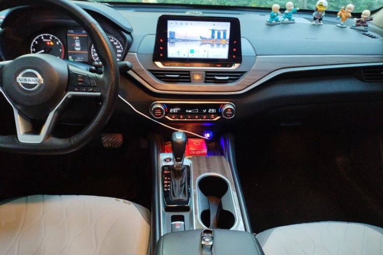 Used Nissan Teana 2021 2.0L XL Comfort Edition Center Console