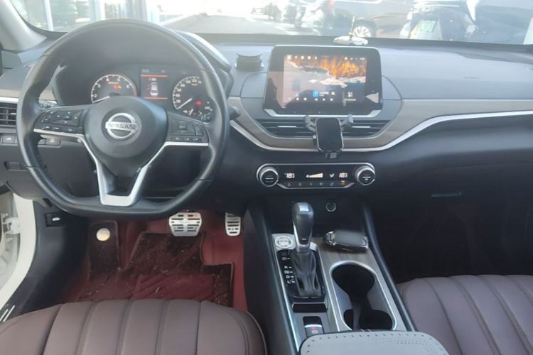 Used Nissan Teana 2021 2.0L XL Comfort Edition Center Console