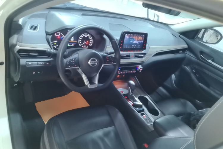 Used Nissan Teana 2021 2.0L XL Comfort Edition Center Console