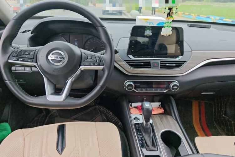 Used Nissan Teana 2021 2.0L XL Comfort Edition Center Console