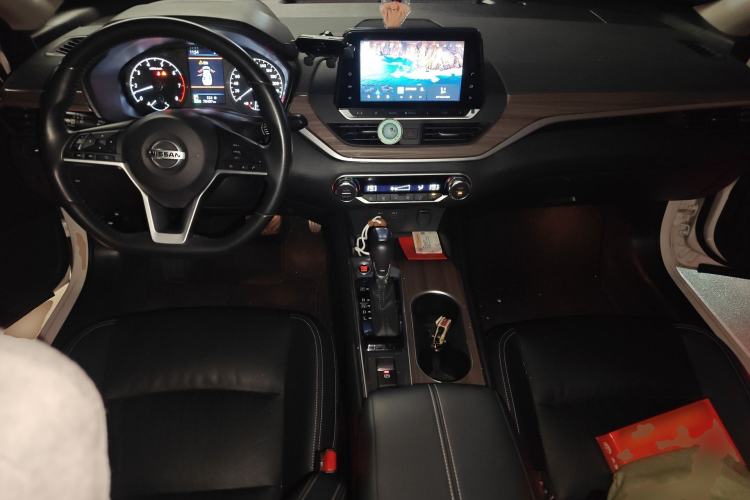 Used Nissan Teana 2021 2.0L XL Comfort Edition Center Console