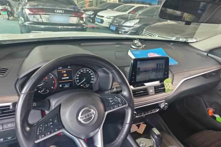 Used Nissan Teana 2021 2.0L XL Comfort Edition Center Console