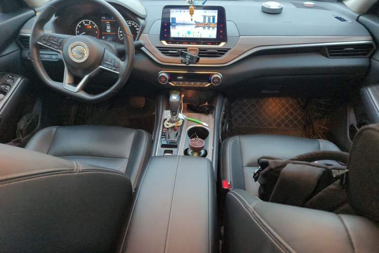 Used Nissan Teana 2021 2.0L XL Comfort Edition Center Console