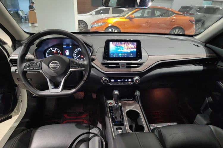 Used Nissan Teana 2021 2.0L XL Comfort Edition Center Console