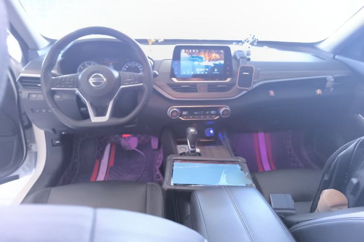 Used Nissan Teana 2021 2.0L XL Comfort Edition Center Console