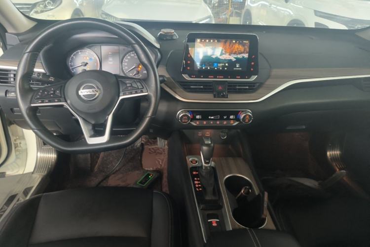 Used Nissan Teana 2021 2.0L XL Comfort Edition Center Console