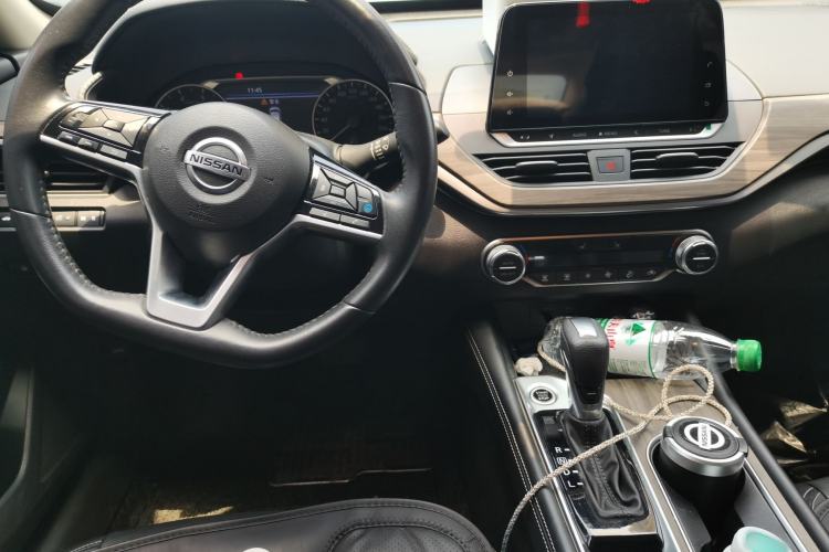 Used Nissan Teana 2021 2.0L XL Upper AD1 Smart Drive & Navigation Edition Center Console