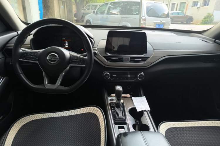 Used Nissan Teana 2021 2.0L XL Comfort Edition Center Console