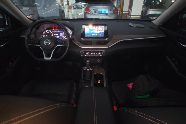 Used Nissan Teana 2021 2.0L XL Upper AD1 Smart Drive & Navigation Edition Center Console