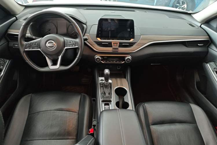 Used Nissan Teana 2021 2.0L XL Comfort Edition Center Console