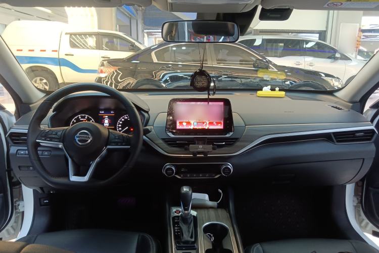 Used Nissan Teana 2021 2.0L XL Comfort Edition Center Console