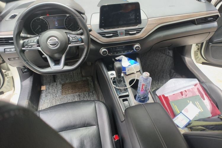 Used Nissan Teana 2021 2.0L XL Upper AD1 Smart Drive & Navigation Edition Center Console