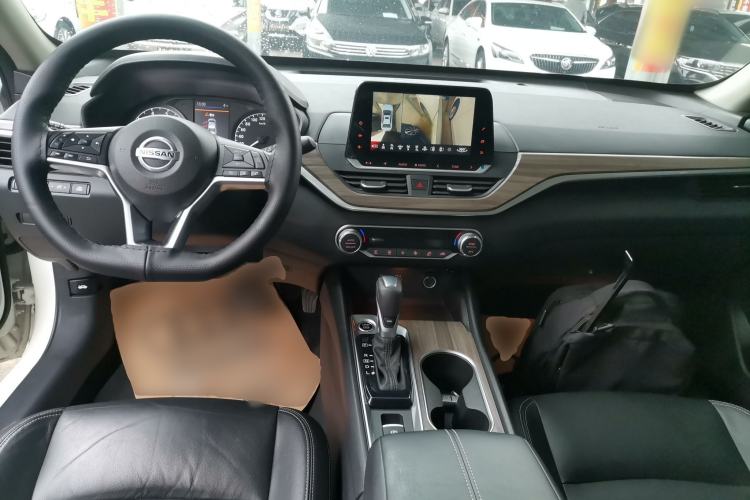 Used Nissan Teana 2021 2.0L XL Comfort Edition Center Console