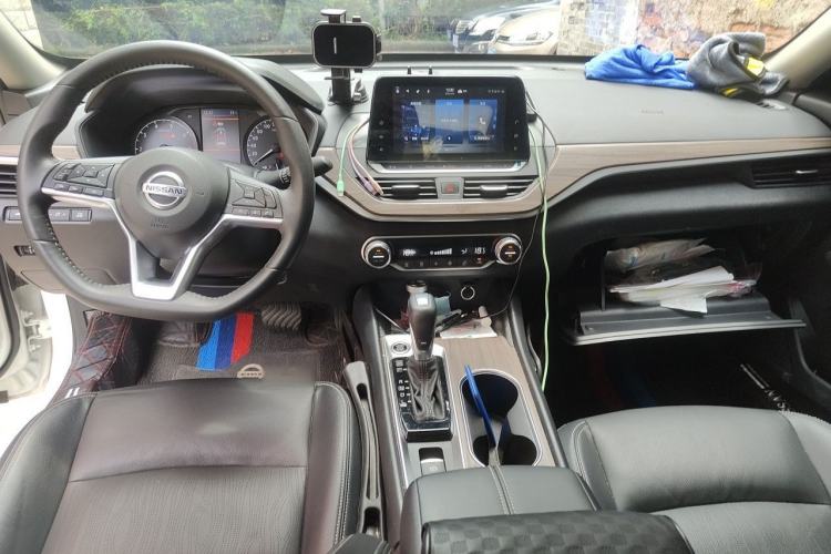 Used Nissan Teana 2021 2.0L XL Comfort Edition Center Console