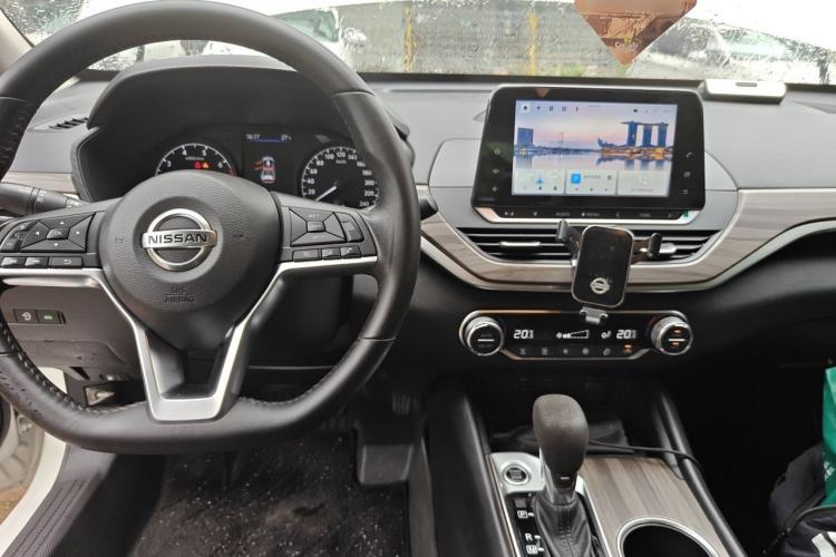 Used Nissan Teana 2021 2.0L XL Comfort Edition Center Console