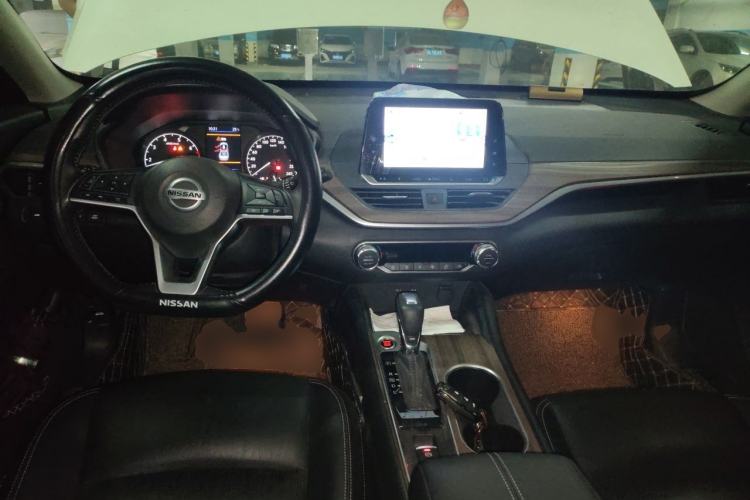 Used Nissan Teana 2021 2.0L XL Comfort Edition Center Console