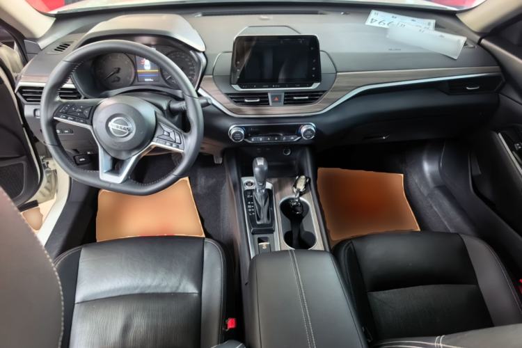 Used Nissan Teana 2021 2.0L XL Comfort Edition Center Console