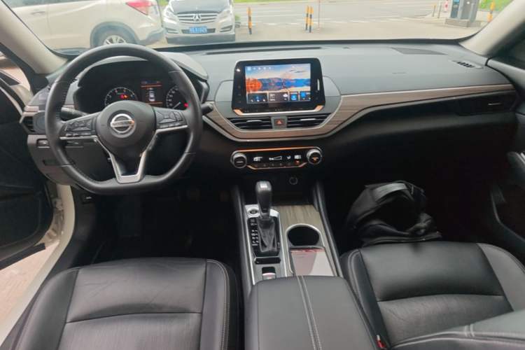 Used Nissan Teana 2021 2.0L XL Comfort Edition Center Console
