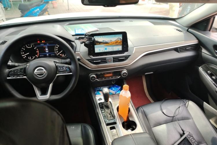 Used Nissan Teana 2021 2.0L XL Upper AD1 Smart Drive & Navigation Edition Center Console