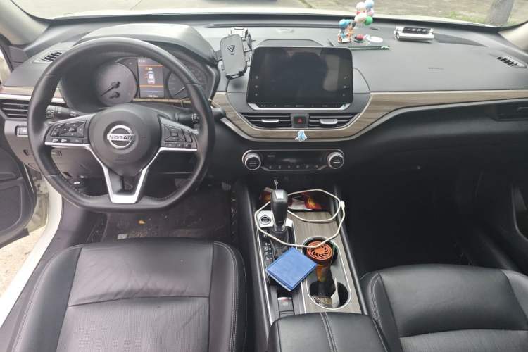 Used Nissan Teana 2021 2.0L XL Comfort Edition Center Console