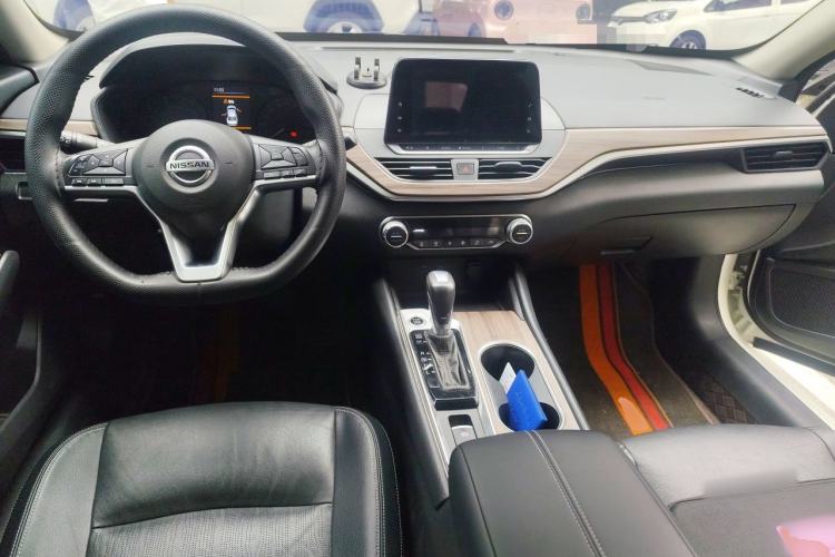 Used Nissan Teana 2021 2.0L XL Comfort Edition Center Console