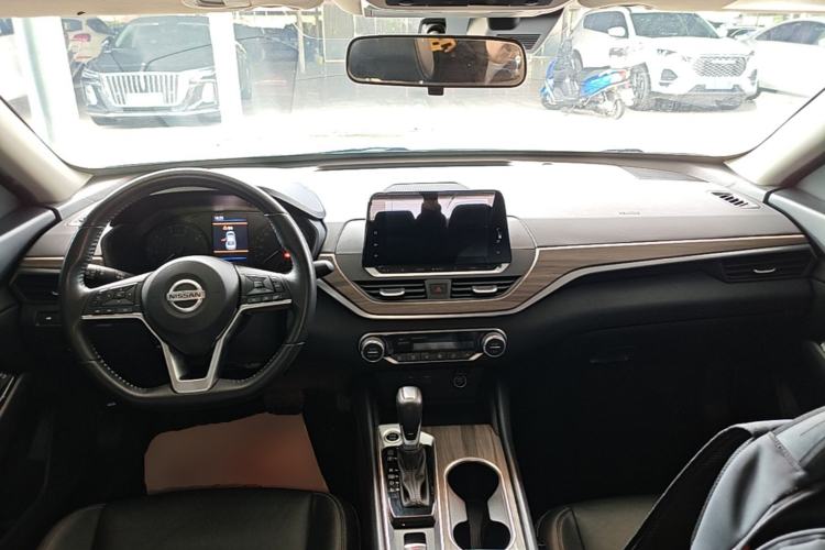 Used Nissan Teana 2021 2.0L XL Comfort Edition Center Console