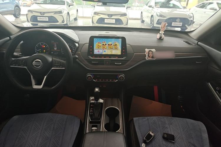 Used Nissan Teana 2021 2.0L XL Comfort Edition Center Console