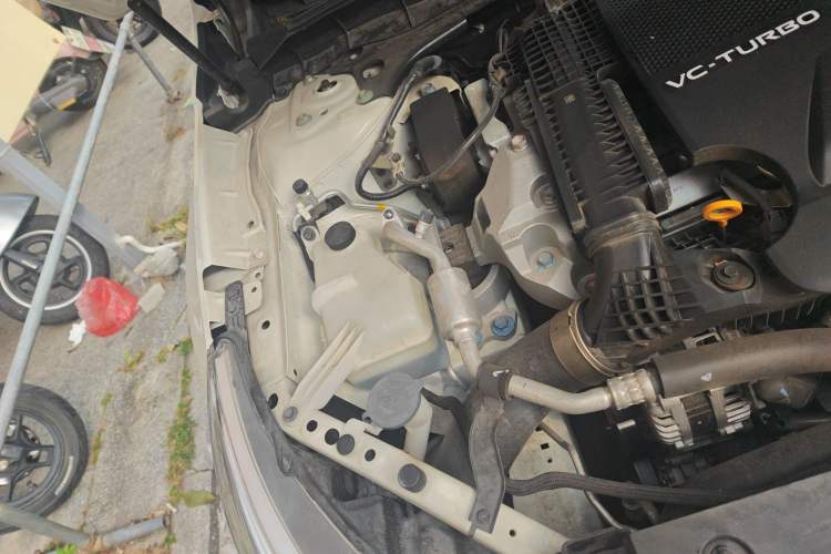 Used Nissan Teana 2021 2.0T XL Upper AD1 Smart Navigation Edition Engine Bay Right