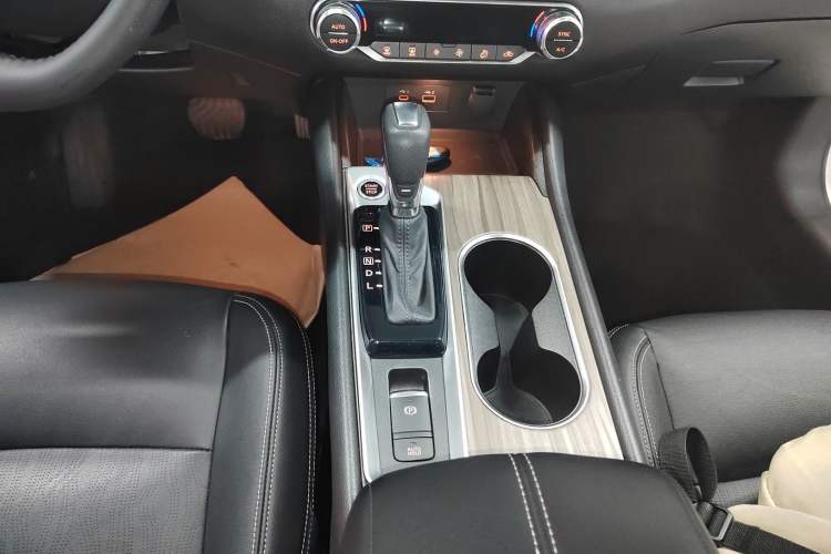 Used Nissan Teana 2021 2.0L XL Comfort Edition Gear Lever