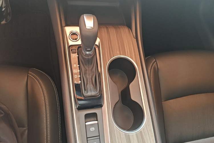 Used Nissan Teana 2021 2.0L XL Comfort Edition Gear Lever