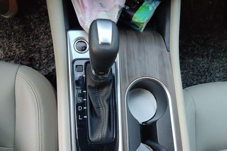 Used Nissan Teana 2021 2.0L XL Upper AD1 Smart Drive & Navigation Edition Gear Lever