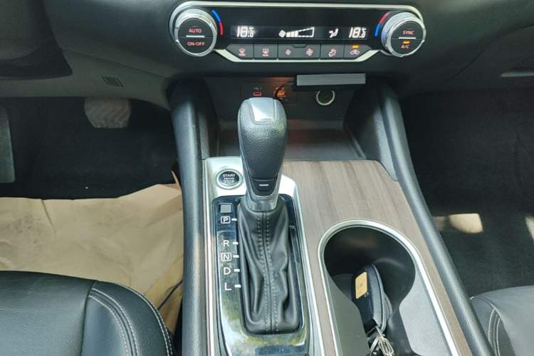 Used Nissan Teana 2021 2.0L XL Comfort Edition Gear Lever