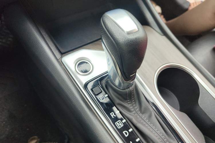 Used Nissan Teana 2021 2.0L XL Comfort Edition Gear Lever