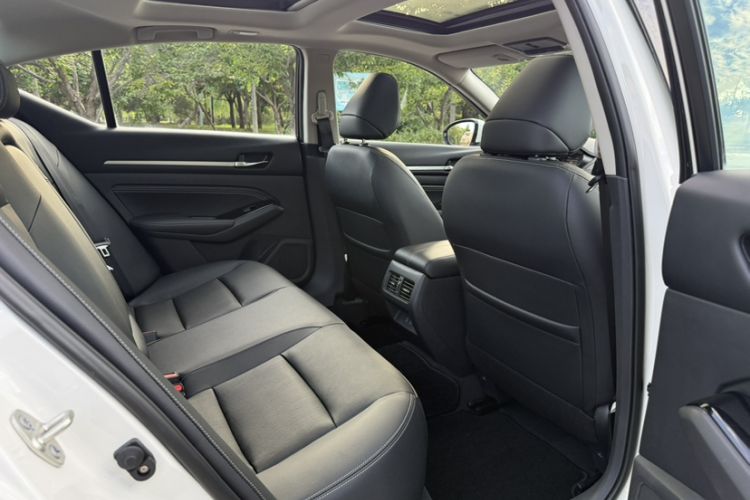 Used Nissan Teana 2021 2.0L XL Comfort Edition Interior 4