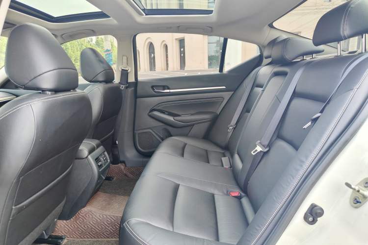 Used Nissan Teana 2021 2.0L XL Upper AD1 Smart Drive & Navigation Edition Interior 6