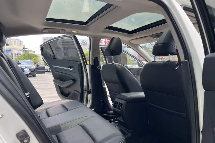 Used Nissan Teana 2021 2.0L XL Comfort Edition Interior 6