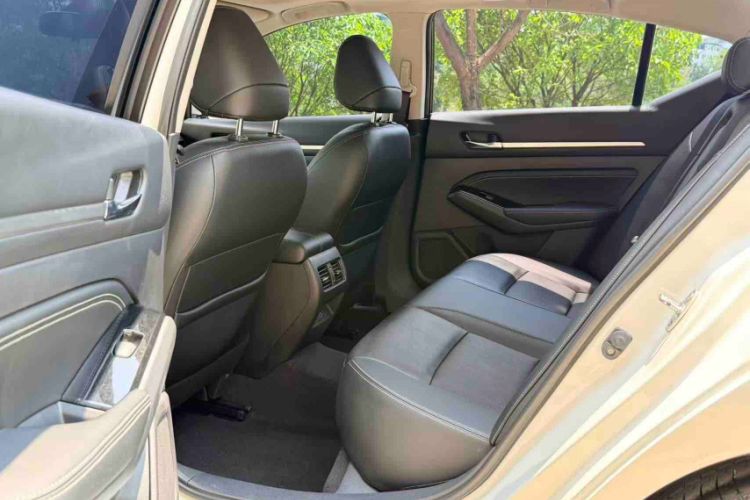 Used Nissan Teana 2021 2.0L XL Comfort Edition Interior 8