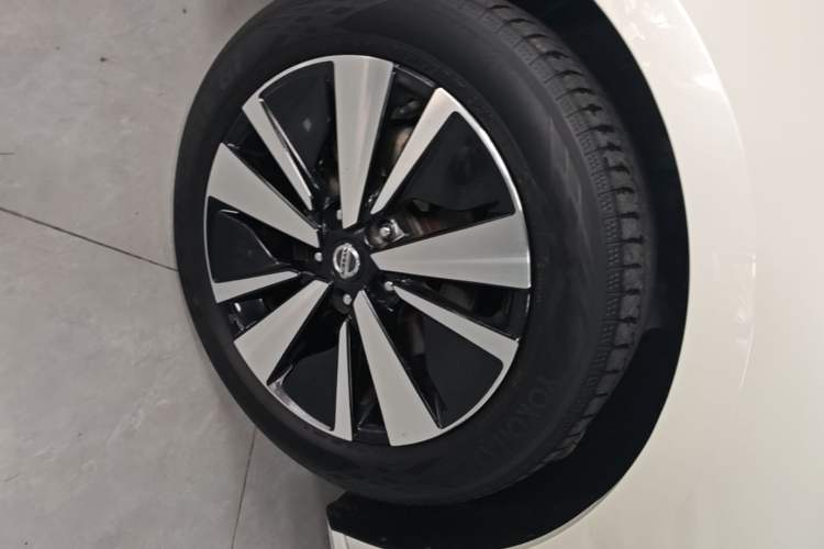 Used Nissan Teana 2021 2.0L XL Comfort Edition Left Front Wheel Hub