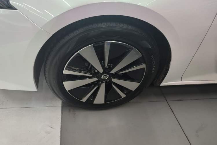 Used Nissan Teana 2021 2.0L XL Comfort Edition Left Front Wheel Hub