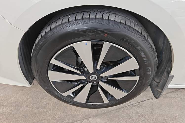 Used Nissan Teana 2021 2.0L XL Comfort Edition Left Front Wheel Hub