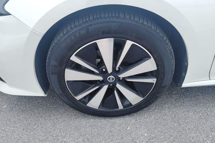 Used Nissan Teana 2021 2.0L XL Comfort Edition Left Front Wheel Hub