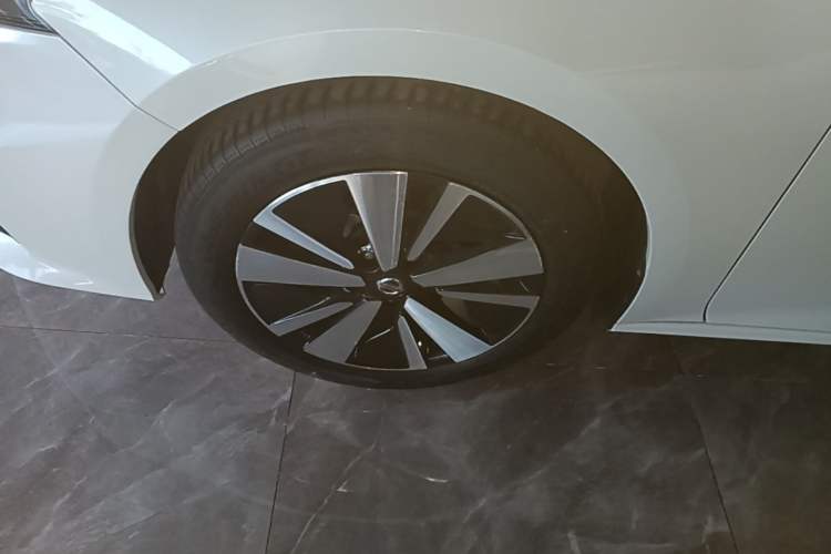 Used Nissan Teana 2021 2.0L XL Comfort Edition Left Front Wheel Hub