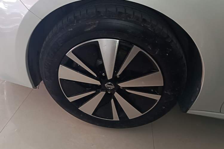 Used Nissan Teana 2021 2.0L XL Comfort Edition Left Front Wheel Hub