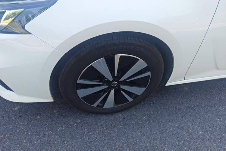 Used Nissan Teana 2021 2.0L XL Comfort Edition Left Front Wheel Hub
