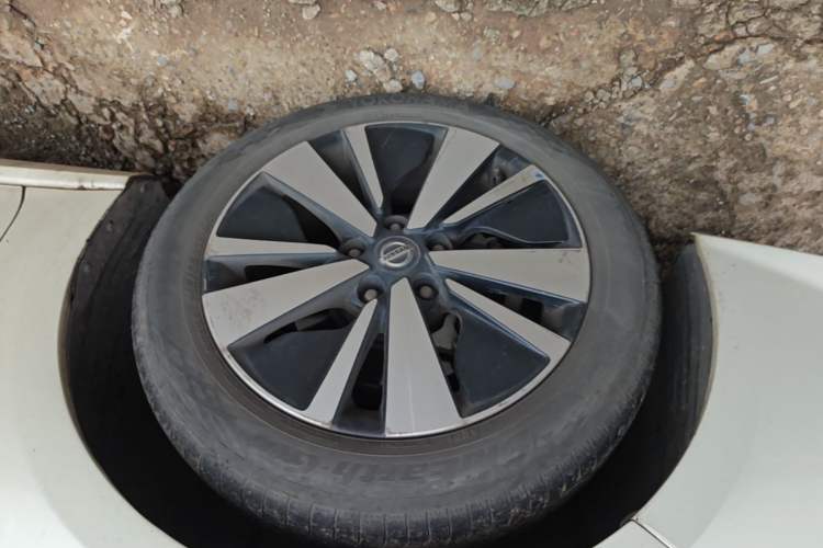 Used Nissan Teana 2021 2.0L XL Comfort Edition Left Front Wheel Hub