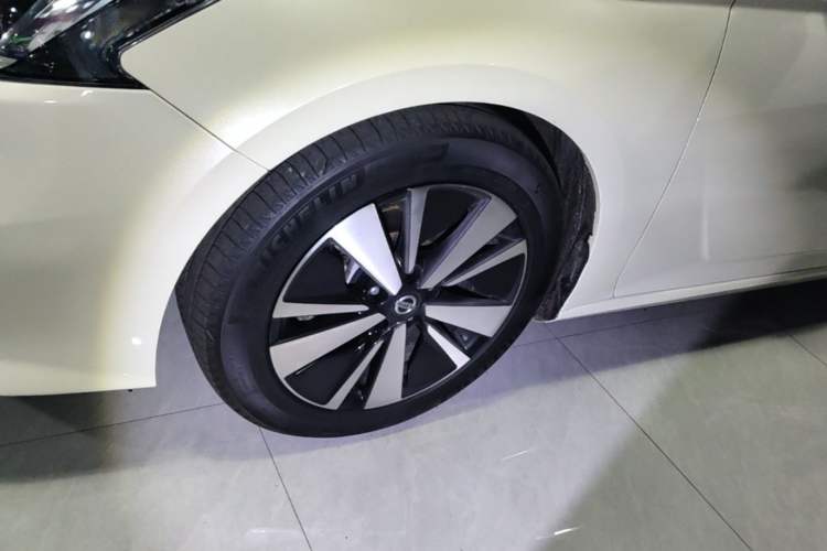 Used Nissan Teana 2021 2.0L XL Comfort Edition Left Front Wheel Hub