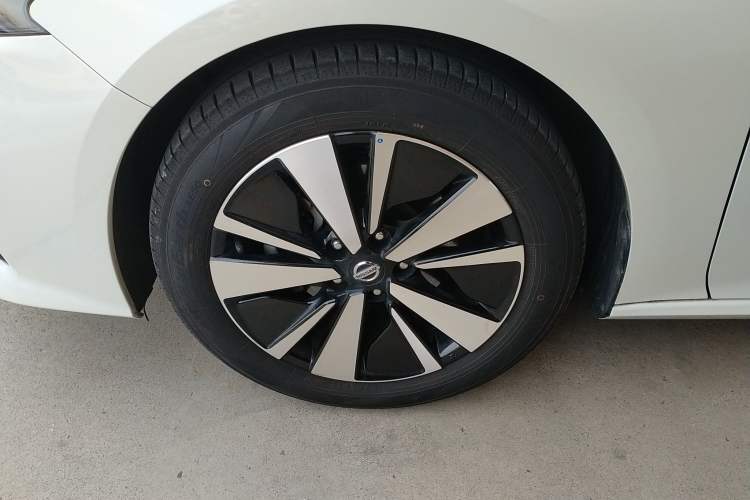 Used Nissan Teana 2021 2.0L XL Comfort Edition Left Front Wheel Hub