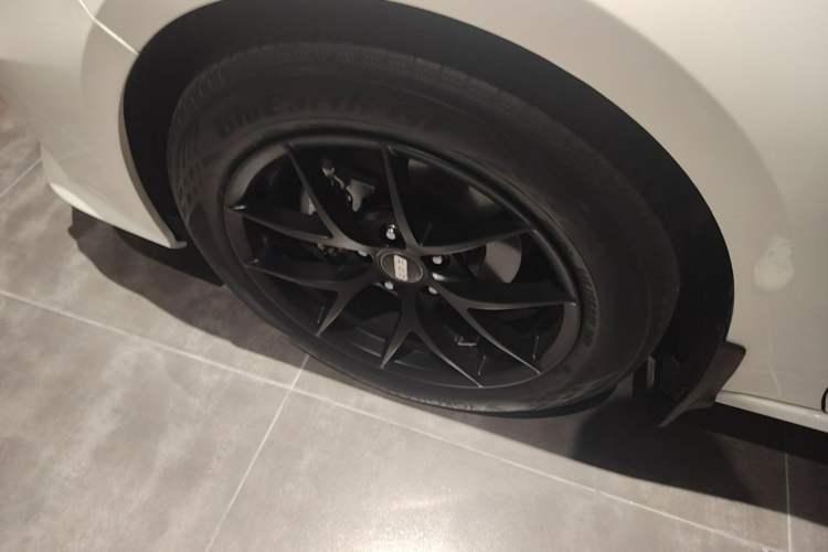 Used Nissan Teana 2021 2.0T XL Upper AD1 Smart Navigation Edition Left Front Wheel Hub