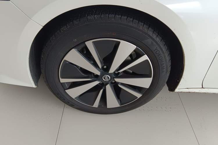 Used Nissan Teana 2021 2.0L XL Comfort Edition Left Front Wheel Hub